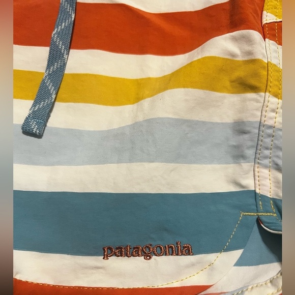 Patagonia Wavefarer 5” Women’s Boardshorts in Surfboard Yellow - Picture 5 of 10